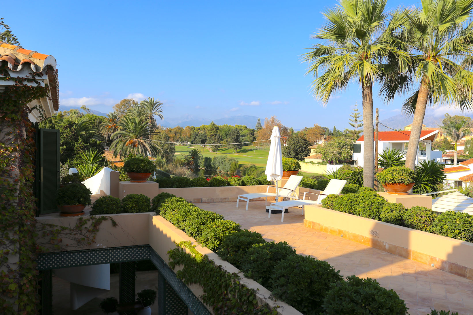 Villa for rent in Estepona